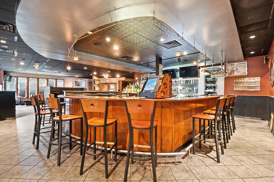 More Photos Of 380 Coal St, Wilkes Barre Freestanding For Lease