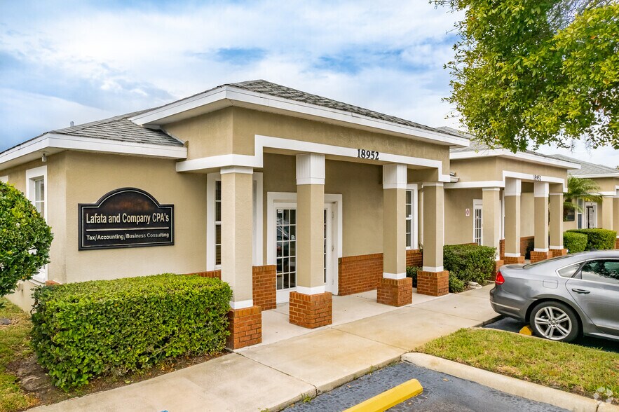 More Photos Of 18952 N Dale Mabry Hwy, Lutz Office For Lease