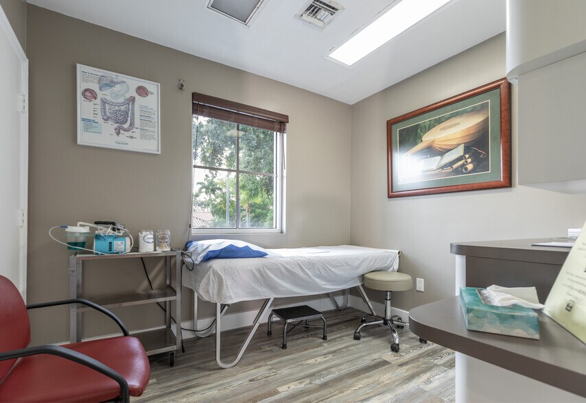 More Photos Of 7765 SW 87th Ave, Miami Medical For Sale