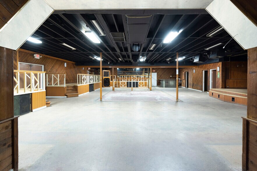 More Photos Of 644 King St, Cocoa Restaurant For Sale