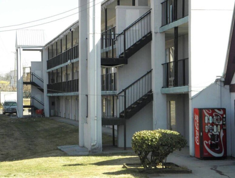 More Photos Of 1500 N Cherry St, Knoxville Apartments For Sale