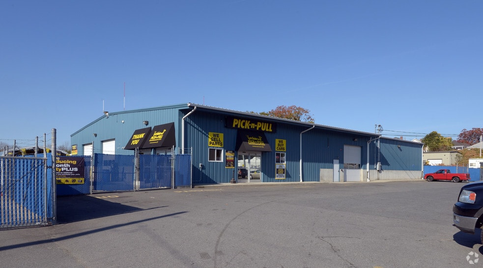 Primary Photo Of 70 Macondray St, Cumberland Auto Salvage Facility For Sale