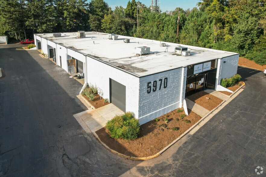 More Photos Of 5990 Unity Dr, Norcross Light Distribution For Lease