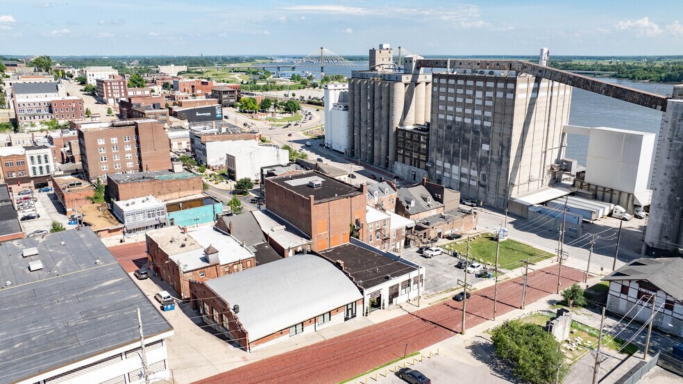 Primary Photo Of 309 Wall St, Alton Warehouse For Lease