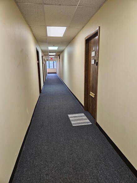 More Photos Of 19150 S Kedzie Ave, Flossmoor Office For Lease