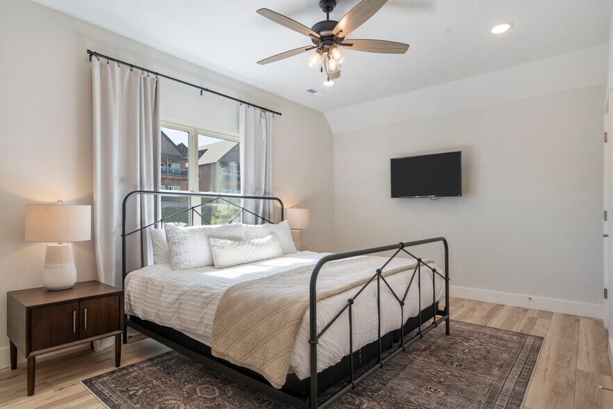 More Photos Of 129 Pioneer Peak, Kimberling City Specialty For Sale