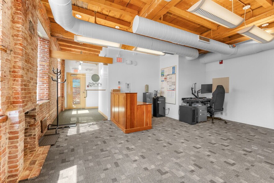 More Photos Of 40R Merrimac St, Newburyport Loft Creative Space For Lease