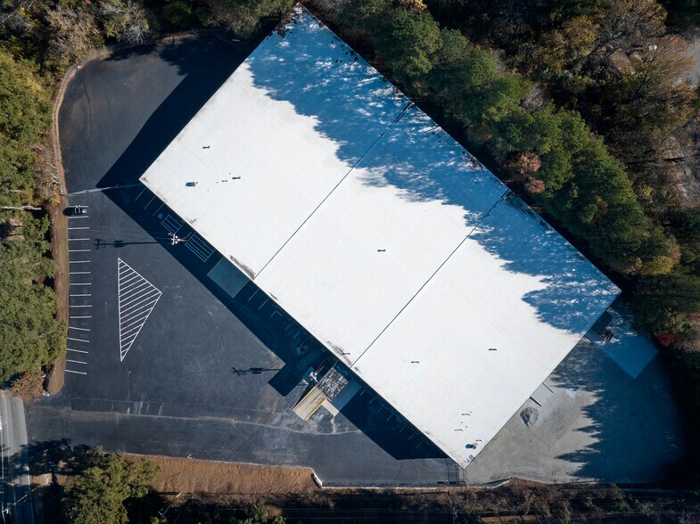 More Photos Of 3645 Oakcliff Rd, Doraville Warehouse For Sale