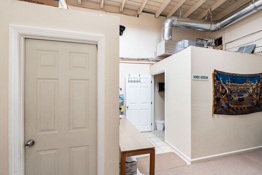 More Photos Of 4820 International Blvd, Oakland General Retail For Sale