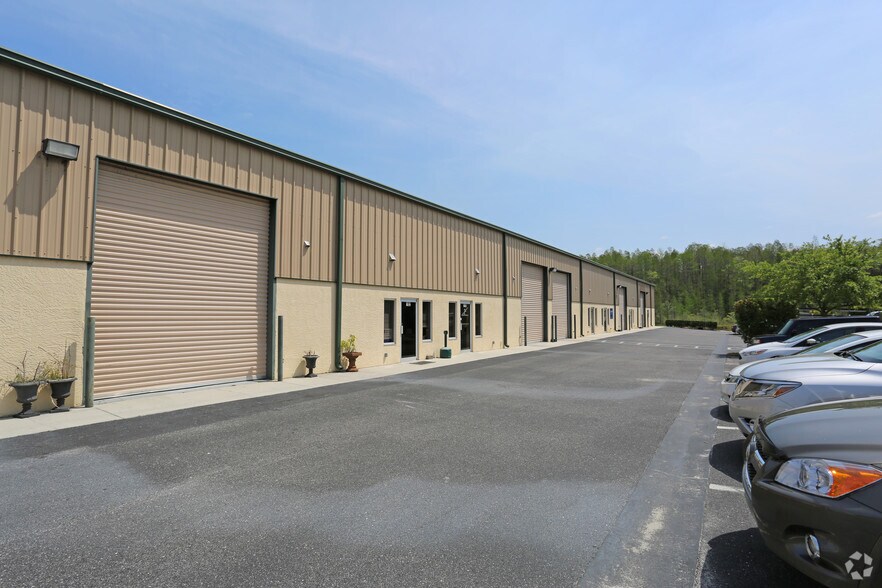 More Photos Of 2444 Merchant Ave, Odessa Warehouse For Lease