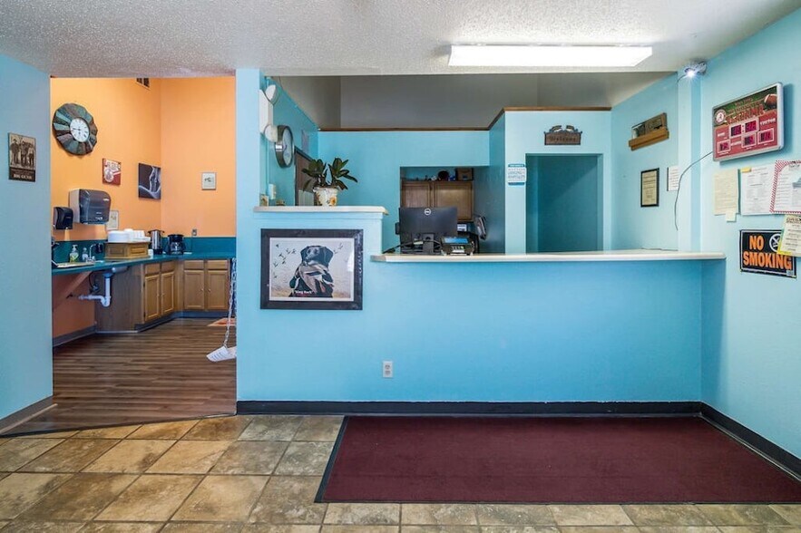 More Photos Of 427 2nd Avenue NW, Wibaux Hotel For Sale