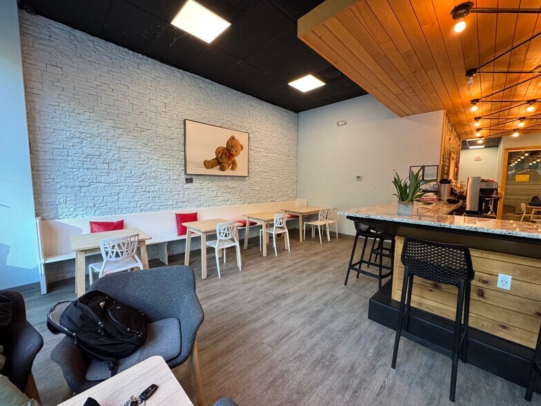 More Photos Of 5 Broad St, Stamford Fast Food For Lease