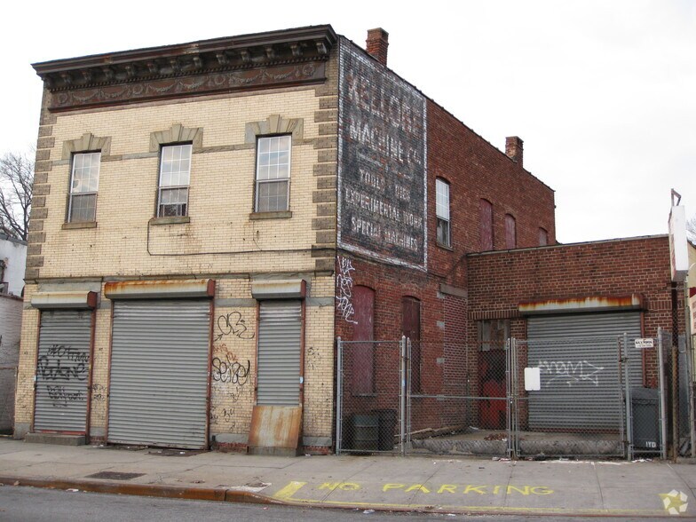More Photos Of 105 Jamaica Ave, Brooklyn Warehouse For Lease