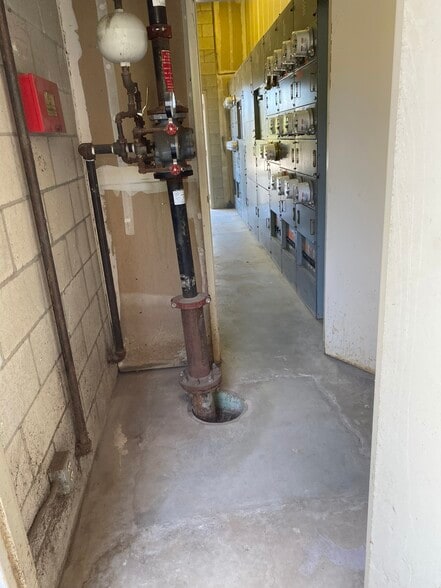 More Photos Of 2889 Bunsen Ave, Ventura Warehouse For Lease