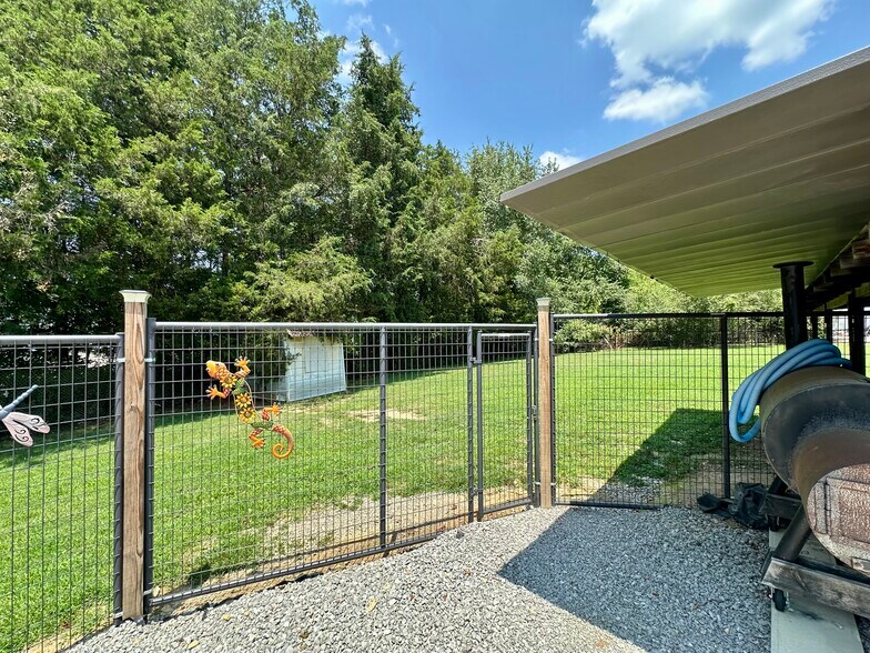 More Photos Of 2055 Highway 12 S, Ashland City Land For Sale