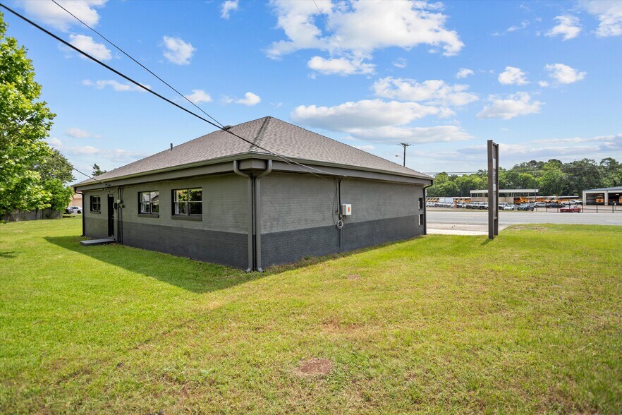More Photos Of 806 S Timberland Dr, Lufkin Coworking Space