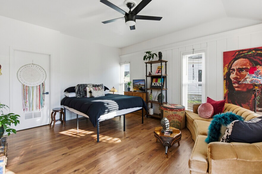 More Photos Of 2831 Columbine Pl, Nashville Freestanding For Sale