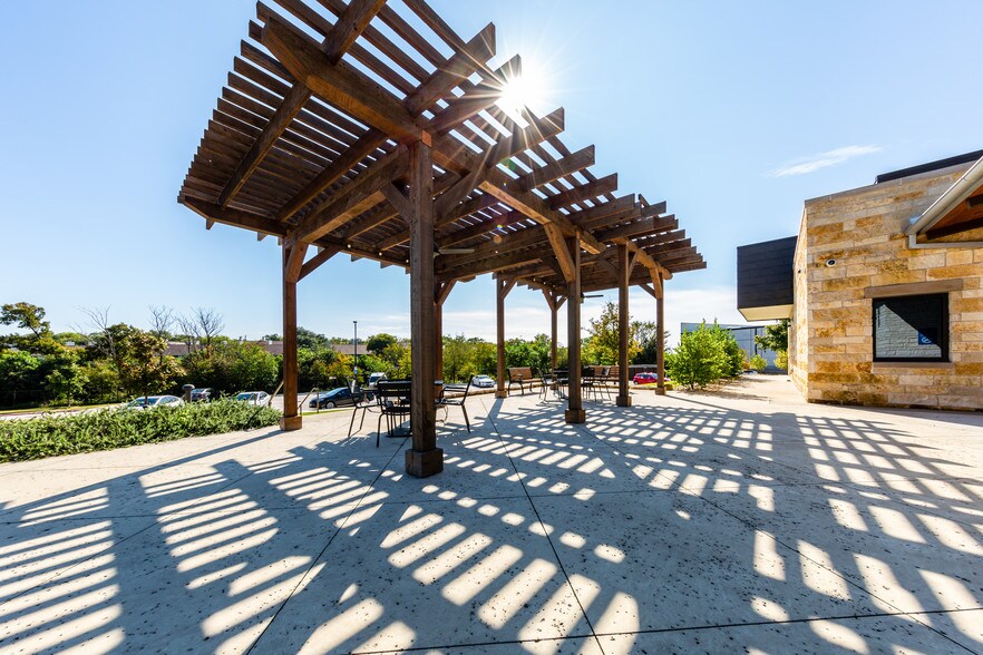 More Photos Of 1804 Rutherford Ln, Austin Office For Sale