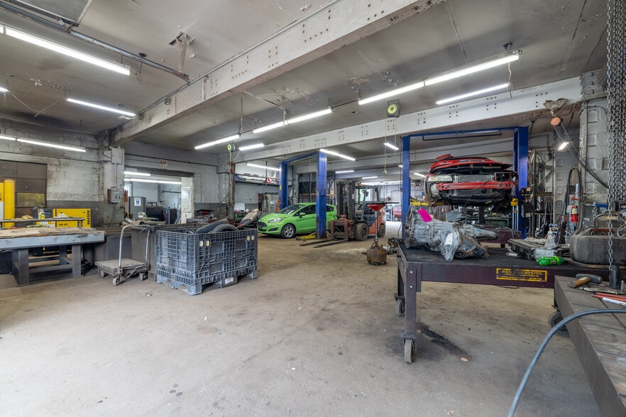 More Photos Of 89 Newton Rd, Plaistow Industrial For Sale