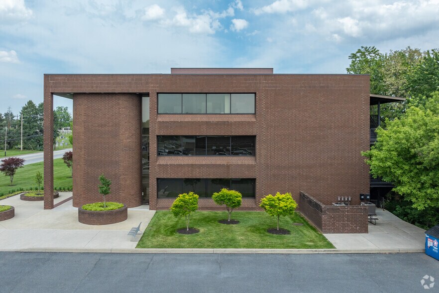 More Photos Of 4640-4660 Trindle Rd, Camp Hill Office For Lease