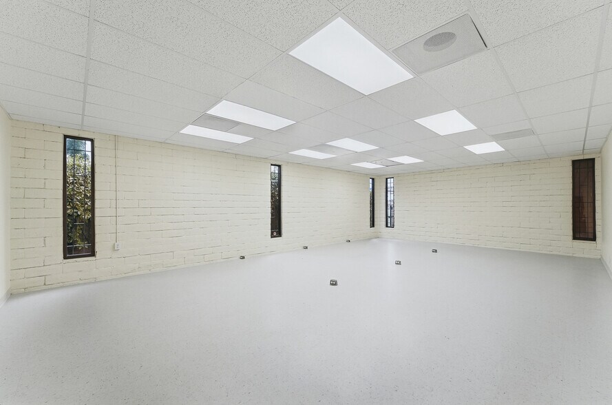 More Photos Of 6006 N El Dorado St, Stockton Office For Sale