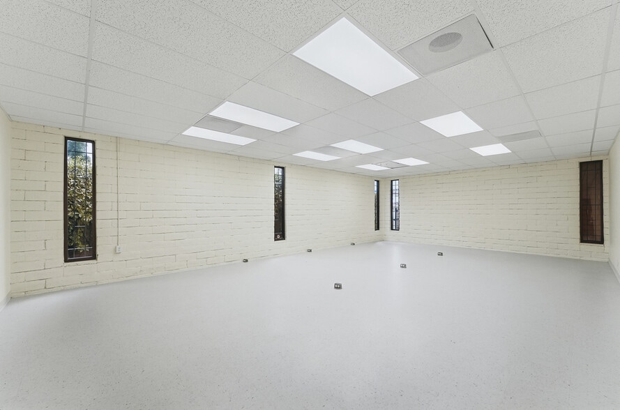 More Photos Of 6006 N El Dorado St, Stockton Office For Sale