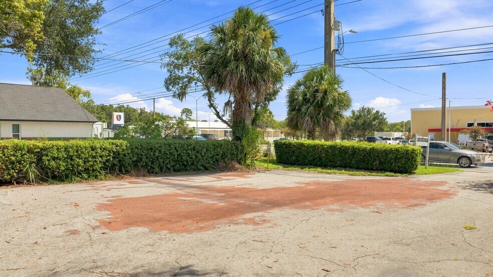 More Photos Of 1112 NE 36th Ave, Ocala Office For Sale