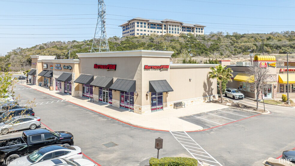 More Photos Of 18427 Rim Dr, San Antonio Freestanding For Sale