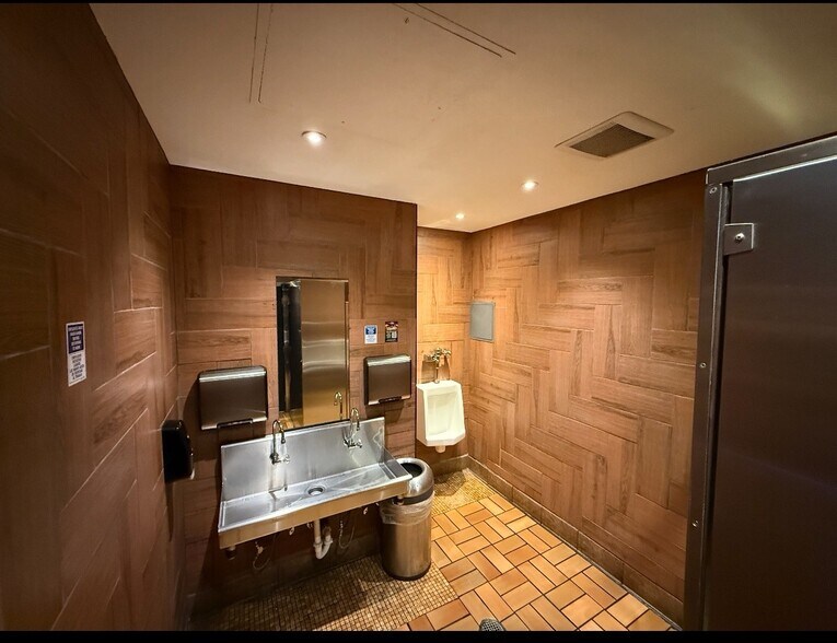 More Photos Of 950 S E St, San Bernardino Fast Food For Sale