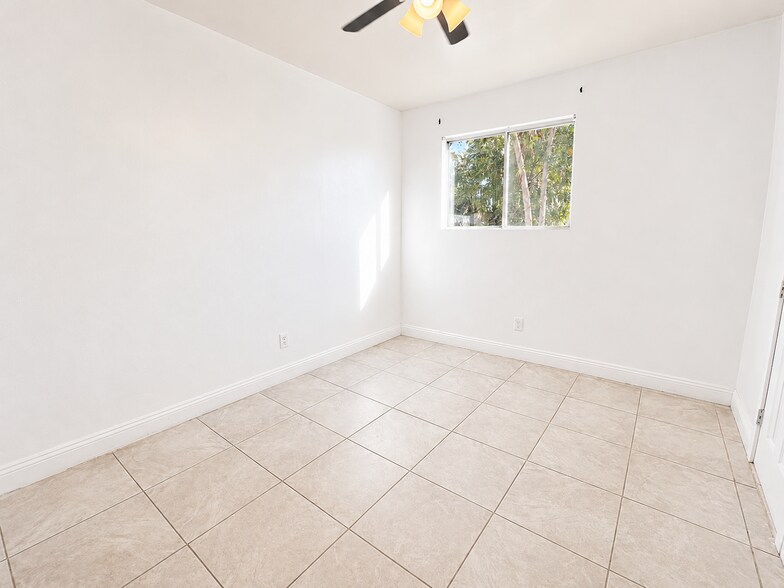 More Photos Of 1507 Pearl St, Bakersfield Apartments For Sale