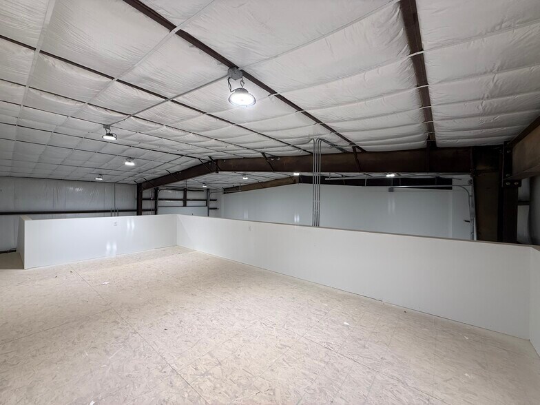 More Photos Of 41 Smelter Dr, Washington Warehouse For Lease