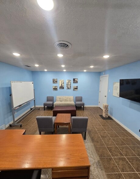 More Photos Of 1444 S A St, Elwood Freestanding For Sale