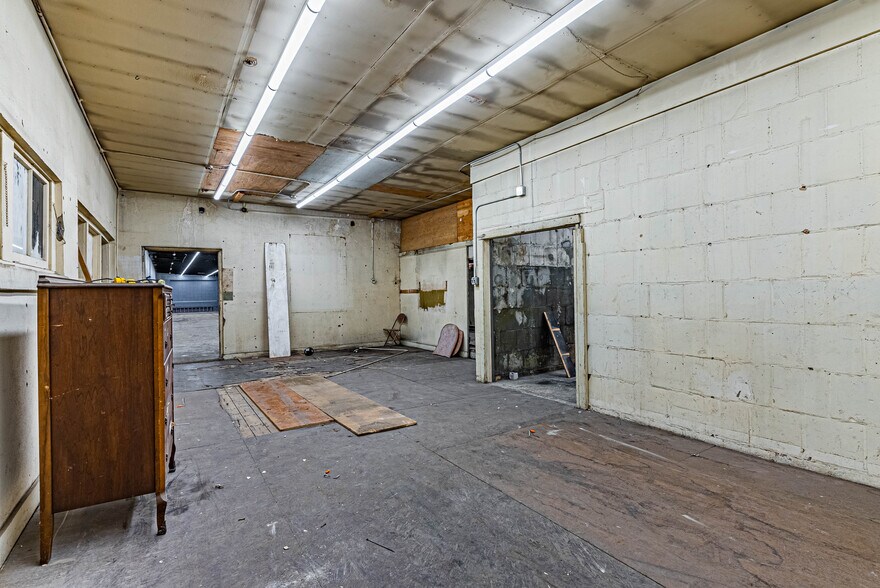 More Photos Of 161 Abington Ave, Newark Warehouse For Sale