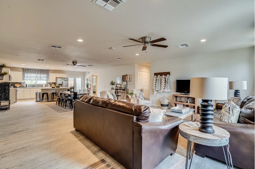 More Photos Of 1514 W Bethany Home Rd, Phoenix Skilled Nursing Facility For Sale