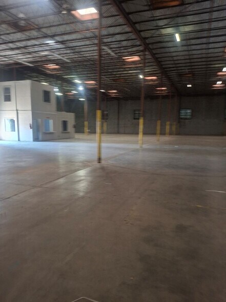 More Photos Of 6243 N Davis Hwy, Pensacola Warehouse For Lease