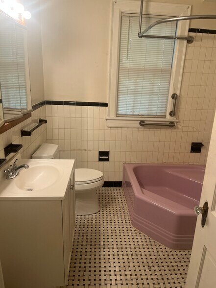 More Photos Of 1836 Wakefield Rd SW, Roanoke Apartments For Sale