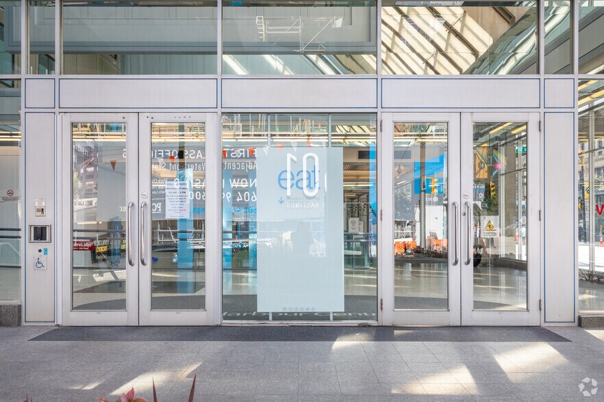 More Photos Of 555 W Hastings St, Vancouver Office For Lease
