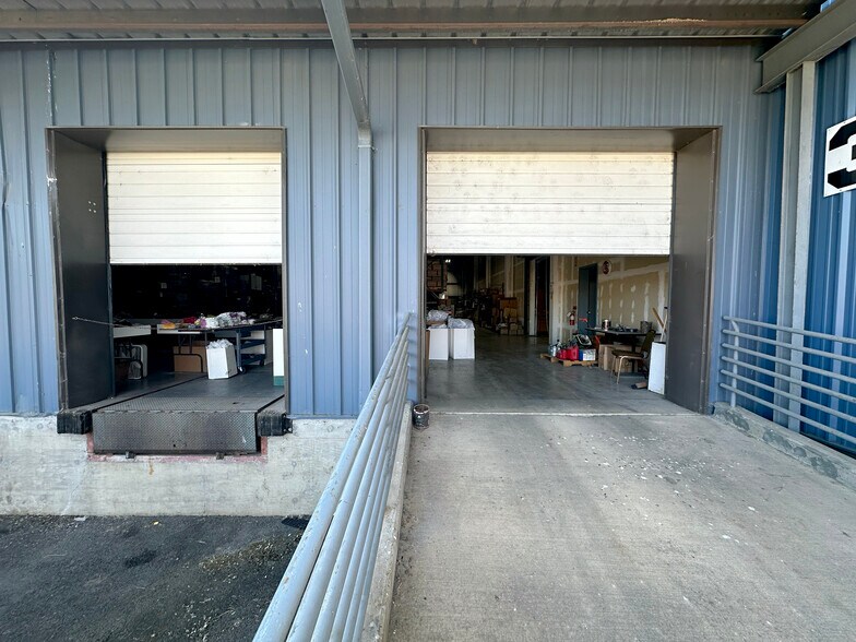 More Photos Of 8685 Portland Rd NE, Salem Industrial For Lease