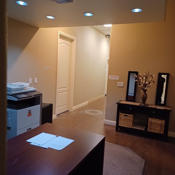More Photos Of 3672-3674 N Rancho Dr, Las Vegas Medical For Sale