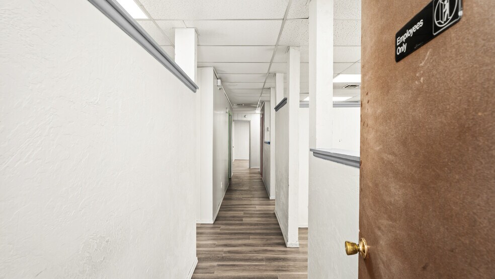 More Photos Of 8720 S Penn Ave, Oklahoma City Office For Sale