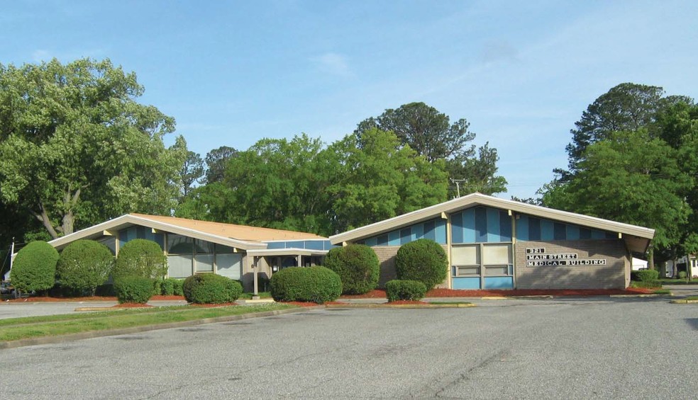 Primary Photo Of 321 Main St, Newport News Medical For Lease