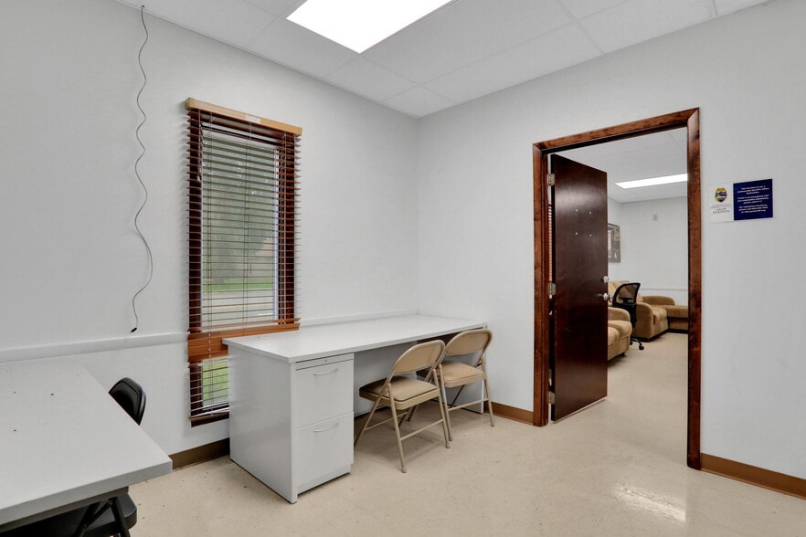 More Photos Of 1736 University Blvd S, Jacksonville Medical For Lease