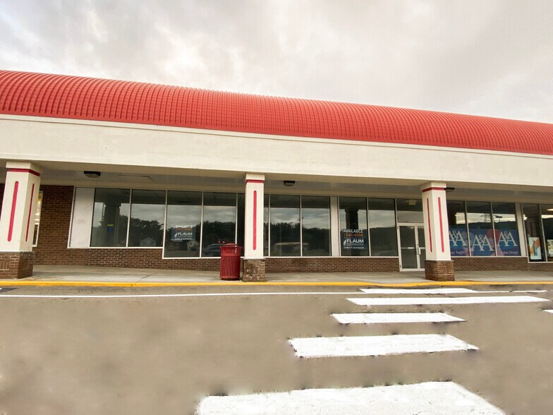 More Photos Of 798 Main St, Johnson City Unknown For Lease