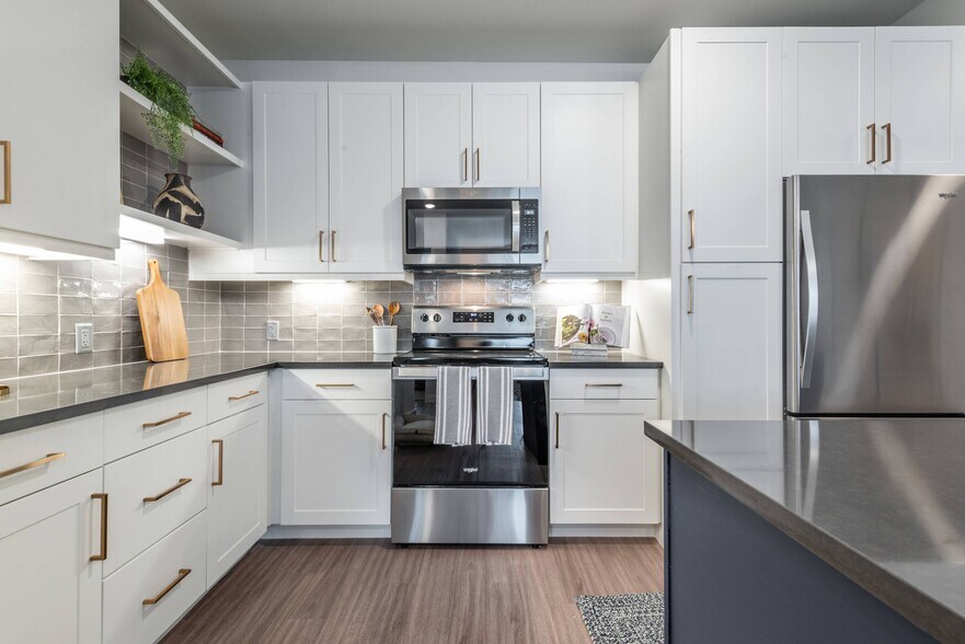 More Photos Of 411 W Commerce St, Dallas Apartments For Lease
