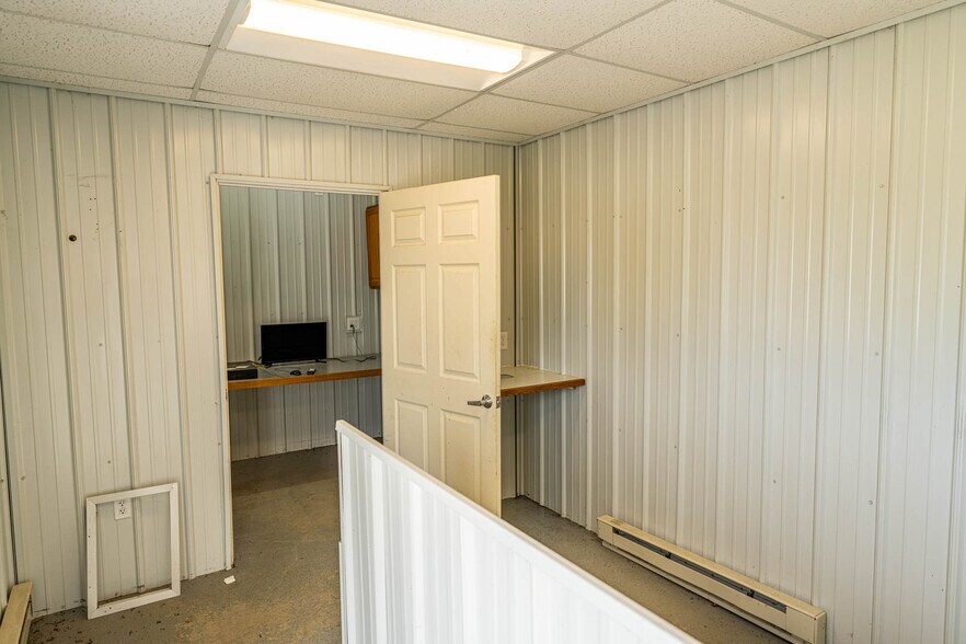 More Photos Of 1067 N Mission Rd, Mount Pleasant Self Storage For Sale