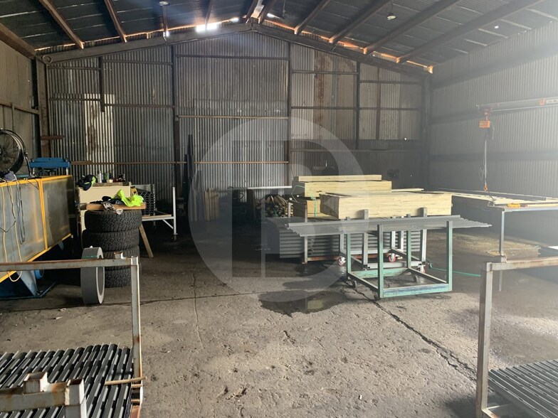 More Photos Of 66 Edward St, Riverstone Warehouse For Lease