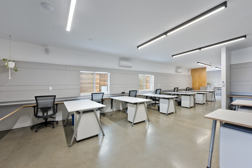 More Photos Of 12421 Venice Blvd, Los Angeles Loft Creative Space For Lease