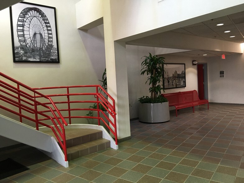 More Photos Of 800 W Main St, Freehold Medical For Lease