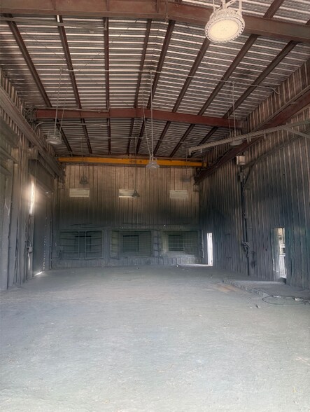 More Photos Of 100 E Industrial Blvd, Beeville Manufacturing For Lease