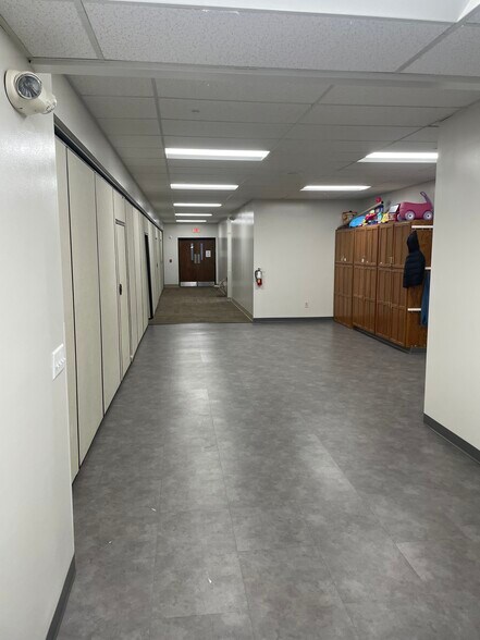 More Photos Of 650 Ashworth Dr, Waukee Specialty For Sale